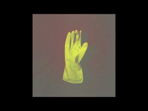 Deralabu - Gloves EP (lo-fi, garage rock, synth punk)