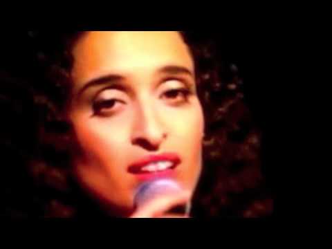 Noa (Achinoam Nini) - Beautiful That Way (La vita è bella) (The Blue Touches Blue Concert)