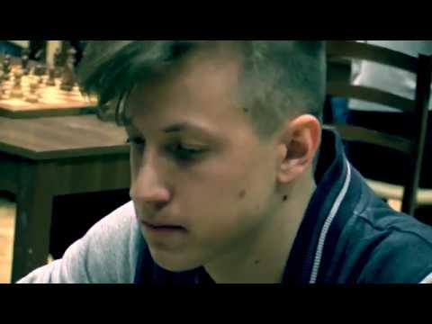 študenti SŠ 4.1. GM Pecháč Jerguš -  FM Jakab Béla 1 - 0