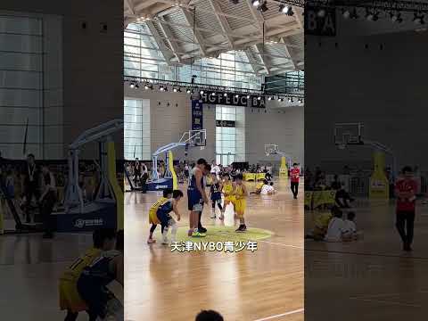在绝对天赋面前，一切技巧都是浮云啊 #小学生 #篮球比赛 #反差 #万万没想到