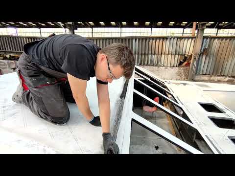 05.  Building 15m carbon performance catamaran - "CarbonBee"