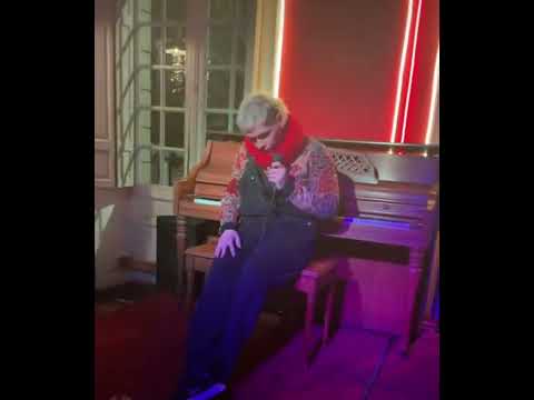 TITO REY  improvisando en bar de Santiago / Chile 2022