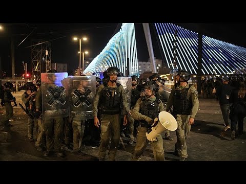 Video Thumbnail: Zehntausende Ultraorthodoxe protestieren in Jerusalem gegen Israels Einberufungspläne