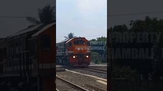 Download lagu CC 205 Babaranjang ngebut Nge-dim lampu Semboyan‼️#Shorts mp3