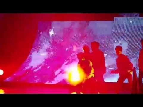 151007 Yixing Birthday Party I'm Lay