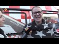 Buske brengt kerstbomen rond