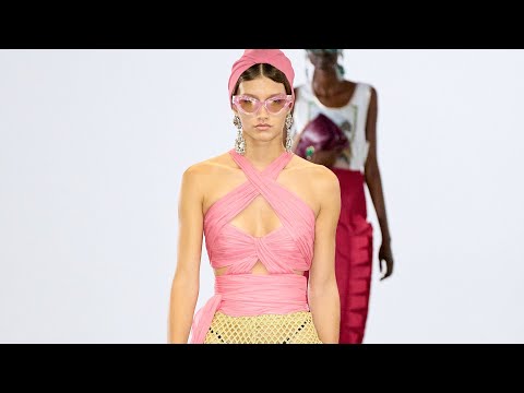 Giambattista Valli Spring 2023 Ready-to-Wear Spring 2023