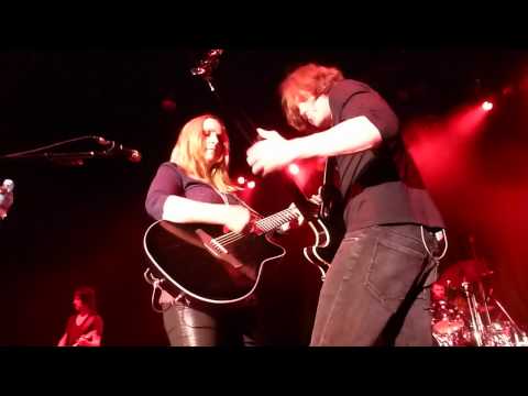Melissa Etheridge plays around with Brett Simons in Canberra - 14 July 2012