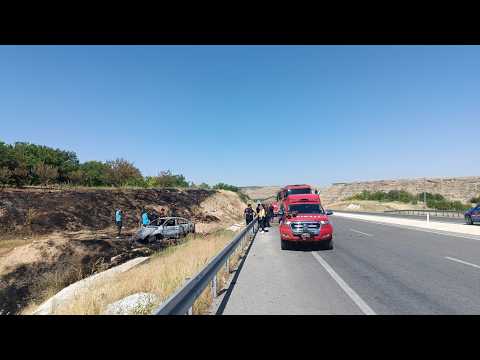 Bariyerlere çarpan otomobil alev aldı 1 ölü, 1 ağır yaralı