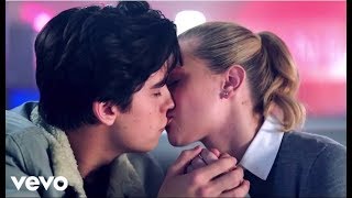 Aleks Syntek - Corazones Invencibles (Oficial Video Lyric)