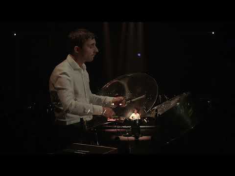 Slagwerker Dominique Vleeshouwers, Nederlands Studenten Orkest o.l.v. Frans-Aert Burghgraef.