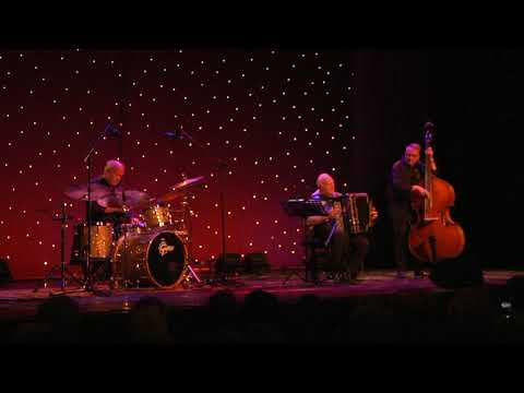 Roger Pluymers - In the still of the night