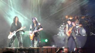 Alice Cooper - I Never Cry & Black Widow Jam - Madrid 24-11-2010