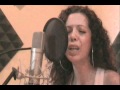 Ana Cepello canta Down on my Knees 