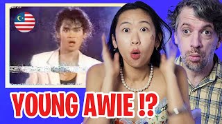Download lagu TERKEJUT! Young Awie Era 90-an?! 😱 Wings - Sejati (Konsert Mesra Aidilfitri 1990 Live) REACTION mp3