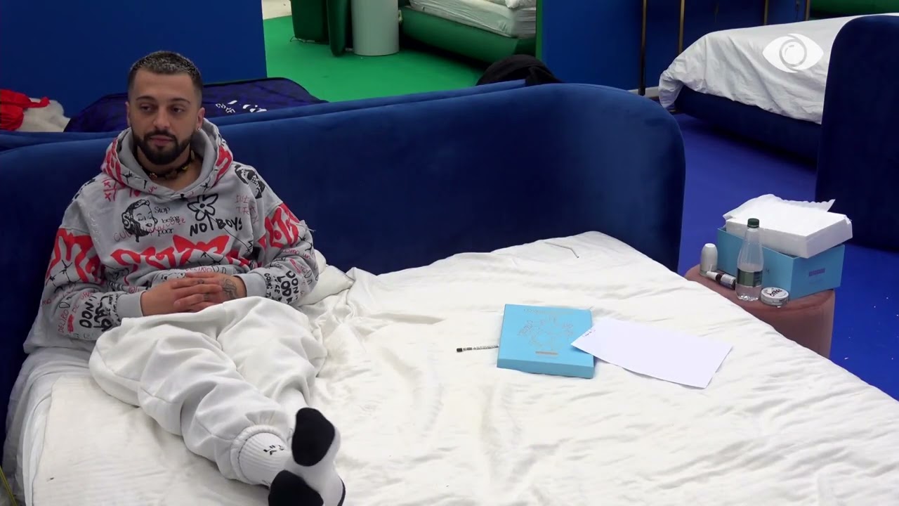 “Dikur flinim bashkë…”/ Gjesti vazhdon të shkruajë letrën e tij