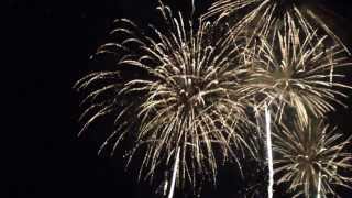 preview picture of video 'Fêtes de Genève 2013 Grand feux d'artifices Big fireworks 10.08.2013 Part 1'