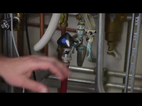 Hofland Installaties - Bijvullen van een Cv ketel