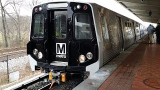 preview picture of video 'WMATA 7000-Series quad set departs Greenbelt Metro station'