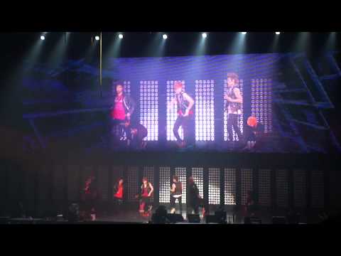 110610 SMTOWN in Paris - SHINee Ring Ding Dong