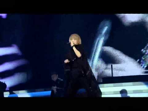 SHINee - Jonghyun Fan Service~