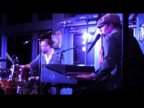 Dude   2015 11 13   Sinbad's   Detroit, MI   02 Big Star