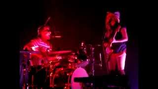 The Ting Tings - Give It Back (Live en Chile 2012)