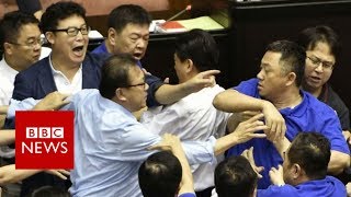 Re: [討論] 民進黨當家八年立法院都沒打架