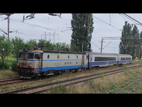 Tren IR1541 Iasi - Brasov trece prin Sabaoani cu locomotiva EA540 -  08.08.2022
