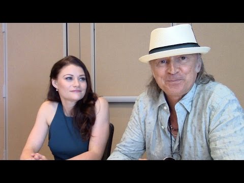 Emilie de Ravin & Robert Carlyle Interview - Once Upon a Time Season 5