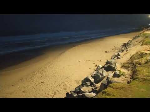 Terça-feira com ondas fortes em Balneário Barra do Sul SC 