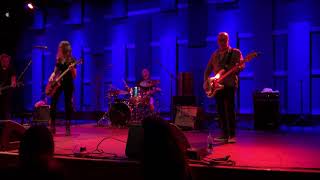 Bottles &amp; Flowers: Juliana Hatfield 6/19/2019