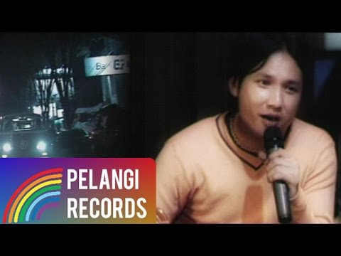 download lagu mp3 mp4 Hidupku Kan Damaikan Hatimu Akustik, download lagu Hidupku Kan Damaikan Hatimu Akustik gratis, unduh video klip Hidupku Kan Damaikan Hatimu Akustik