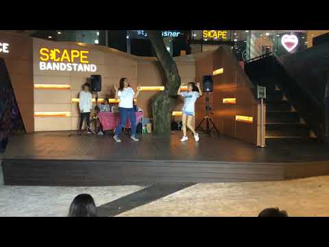 KPOP Dance Off Vol 98: Oh My Girl Banhana - Banana Allergy Monkey