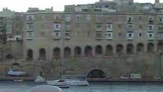 preview picture of video 'Sailing Yacht Entering Senglea Creek'