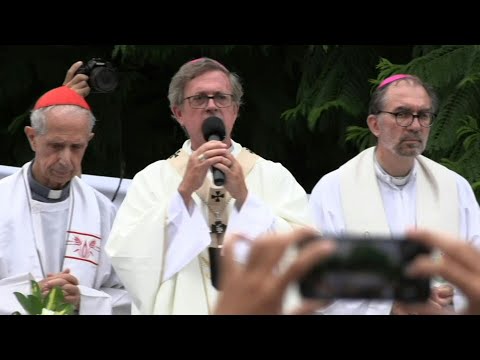 Buenos Aires Archbishop leads mass for Pope Francis' health | AFP