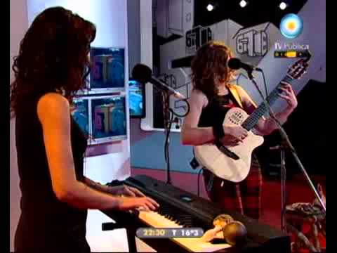 678 - Invitada: Canta Mavi Díaz "Cuchillos" y "Vestida con tus besos" 13-05-11