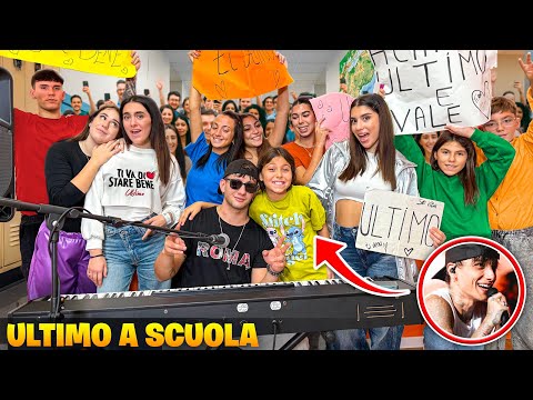 ASSURDO: ULTIMO, È VENUTO A SCUOLA DI ILARY E ZIA NICOLE PER FARE UN CONCERTO!