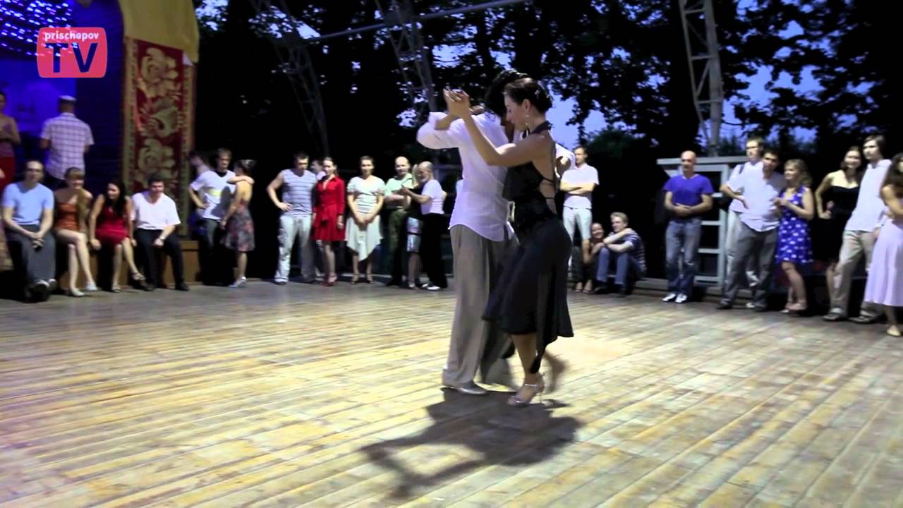 Video thumbnail for Mila Vigdorova & Rodrigo Fonti, Russia, Moscow, Milonga "Ekaterinas garden" http://prischepov.ru 4