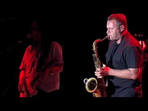 Simply Red - Money's Too Tight (To Mention) - Live from Budapest June 27th 2009