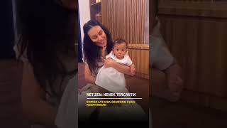 Download lagu Sophia Latjuba Carrying Her Beloved Grandchild, Netizens Say She's the Most Beautiful Grandmother! mp3