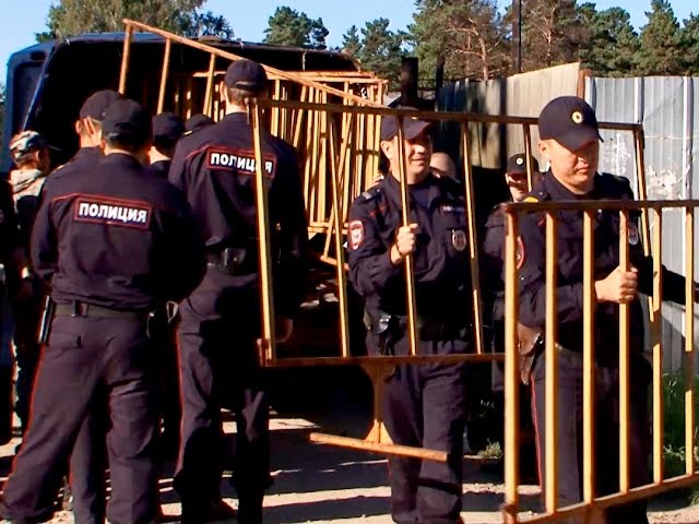 В Ангарске сносят незаконные гаражи