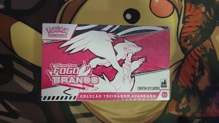 Abrindo uma Elite Trainer Box de Fogo Branco.