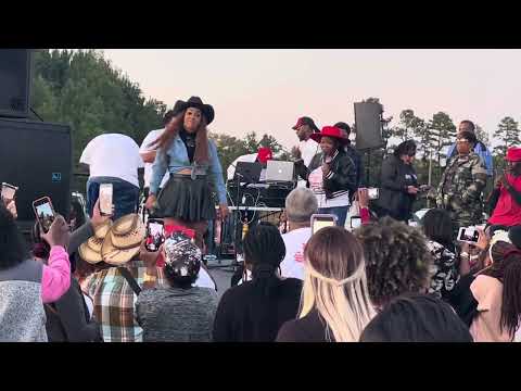 Southern Man He got a smooth walk, gotta growl when he talk, aint shy to no hard work, CC & Westlove