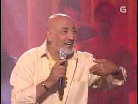 Peret canta Que levante el dedo no Luar