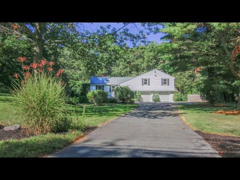 22 Windsor Lane Topsfield, MA | Presented by Sabrina Mandell (781) 850-6305