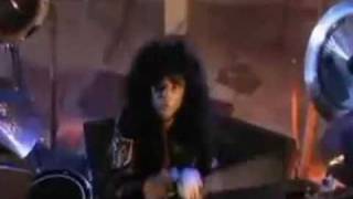 KISS Hide Your Heart (Official Music Video)