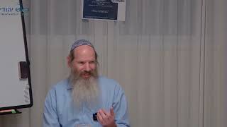 לומדים תפילה - ברכות של זהות | הרב יהושע וידר (ראש יהודי - מרכז למודעות עצמית) - התמונה מוצגת ישירות מתוך אתר האינטרנט יוטיוב. זכויות היוצרים בתמונה שייכות ליוצרה. קישור קרדיט למקור התוכן נמצא בתוך דף הסרטון