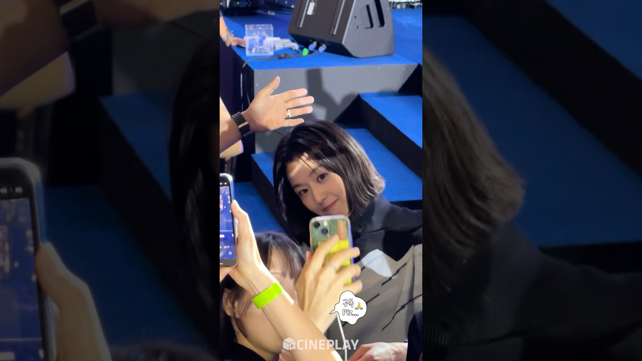 チョン・ジヒョンの実物体感😳 iPhoneで撮影したチョン・ジヒョン #北極星 #ショーケース