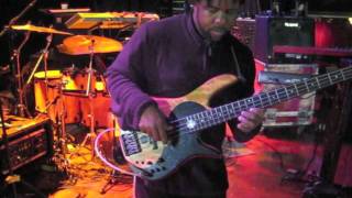 Video thumbnail for Victor Wooten with Soundblox Bass Envelope Filter Pro by sourceaudioeffects